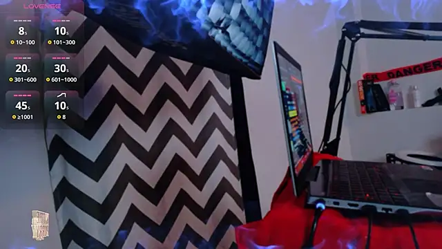 Snapshot of KittiePurry69 chatting on November 6, 3:29 am KittiePurry69 online show from November 6, 3:29 am