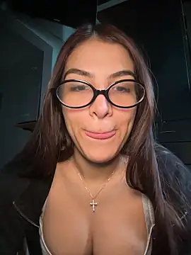 thompsonabella666 online show from March 29, 9:15 pm