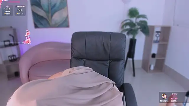 Snapshot of Ayha_khalaf chatting on February 12, 4:07 am Ayha khalaf online show from February 12, 4:07 am