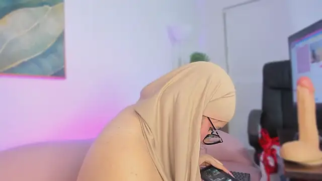 Snapshot of Ayha_khalaf chatting on February 20, 6:26 am Ayha khalaf online show from February 20, 6:26 am