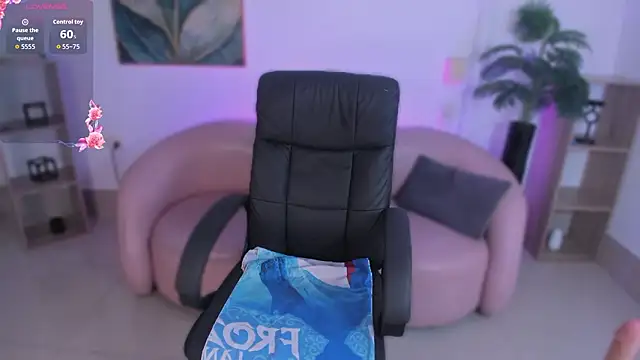 Snapshot of Ayha_khalaf chatting on February 22, 2:02 am Ayha khalaf online show from February 22, 2:02 am