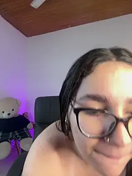 Snapshot of Ayha_khalaf chatting on March 23, 12:47 am Ayha khalaf online show from March 23, 12:47 am