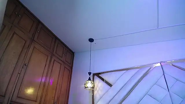 luxurycoupl online show from November 28, 3:42 am