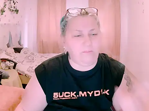 mayamayx online show from May 13, 3:53 pm