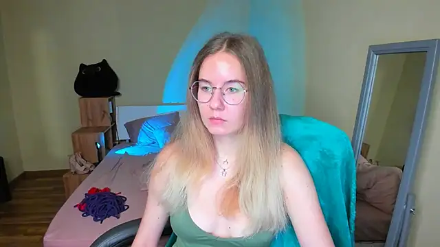 EmilyPaw online show from January 31, 4:59 pm