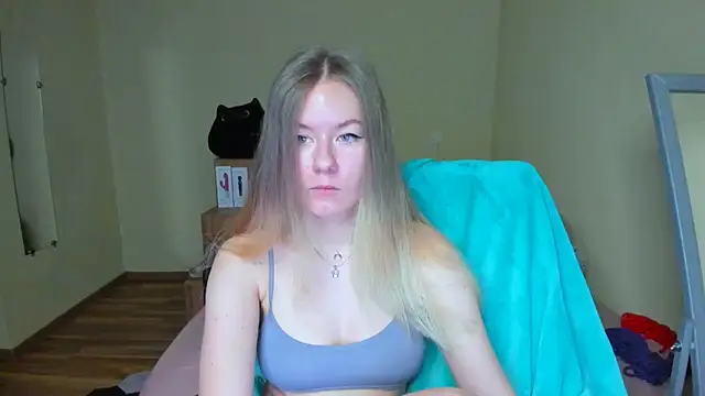 EmilyPaw online show from February 21, 9:13 am