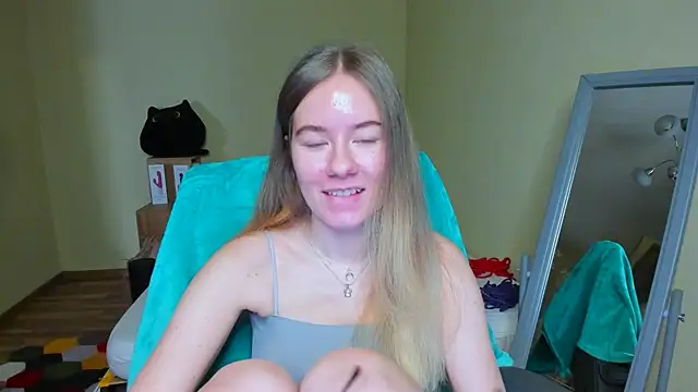 EmilyPaw online show from February 27, 9:22 am