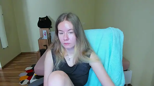 EmilyPaw online show from March 11, 9:13 am