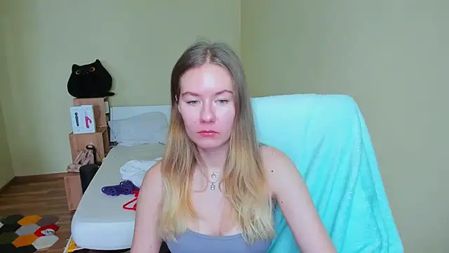 EmilyPaw online show from March 21, 10:39 am