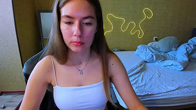 Snapshot of EmilyPaw chatting on March 22, 10:07 am EmilyPaw online show from March 22, 10:07 am