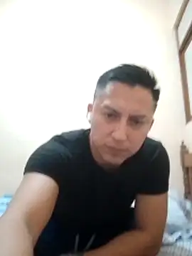 Snapshot of LuisMex1998 chatting on October 24, 1:46 am LuisMex1998 online show from October 24, 1:46 am