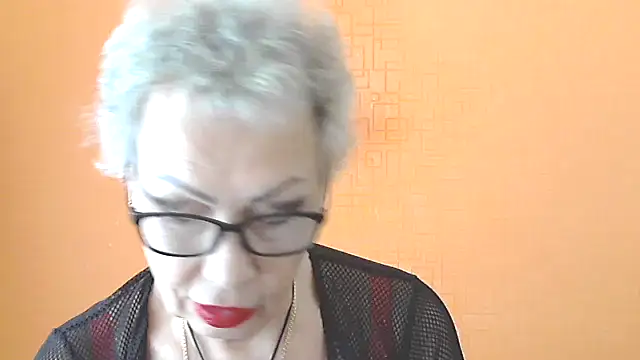 NessyJenixs online show from October 29, 6:59 am