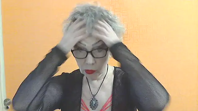 NessyJenixs online show from May 13, 1:30 pm