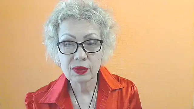 NessyJenixs online show from May 18, 1:06 pm