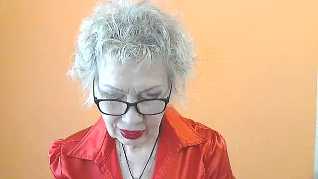 NessyJenixs online show from May 21, 7:15 am
