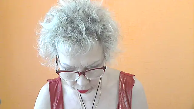 NessyJenixs online show from June 10, 6:23 am