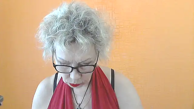 NessyJenixs online show from June 17, 6:38 am