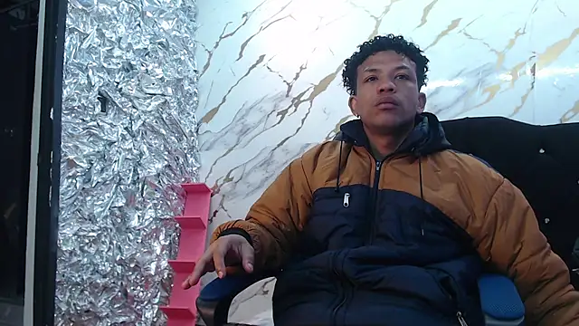 Snapshot of carlos_alber12 chatting on September 29, 12:32 pm carlos alber12 online show from September 29, 12:32 pm