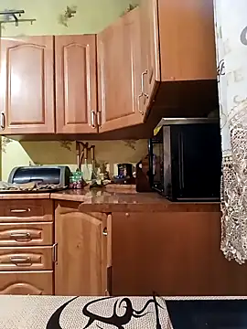 Laura Kiss online show from March 17, 4:10 pm