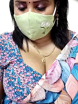 Queenflowerr online show from October 27, 7:23 am