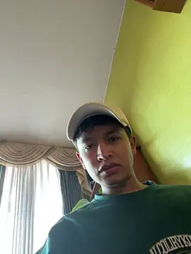 Snapshot of sebaxx8_ chatting on January 22, 10:15 pm sebaxx8 online show from January 22, 10:15 pm