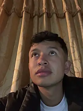 Snapshot of sebaxx8_ chatting on February 2, 1:45 am sebaxx8 online show from February 2, 1:45 am