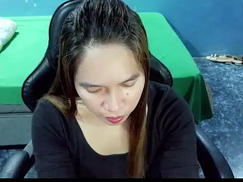 Snapshot of Asianpinaybeauty_yam007 chatting on April 18, 3:21 am Asianpinaybeauty yam007 online show from April 18, 3:21 am