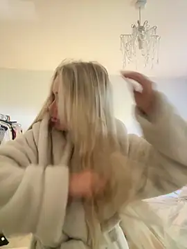 blissdimicco online show from September 24, 11:35 am