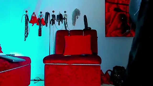 KaramStone online show from October 6, 7:11 pm