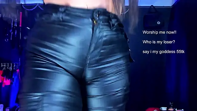 KaramStone online show from December 14, 9:08 pm