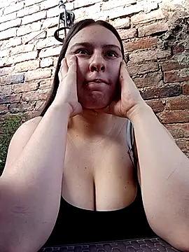 Snapshot of ary-cooper chatting on December 13, 8:14 pm ary-cooper online show from December 13, 8:14 pm