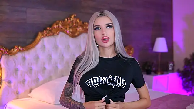 Juicy Jessye online show from October 5, 8:51 pm