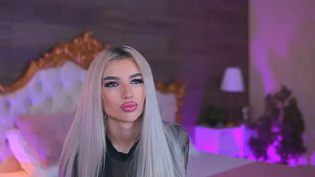 Juicy Jessye online show from October 25, 8:25 pm