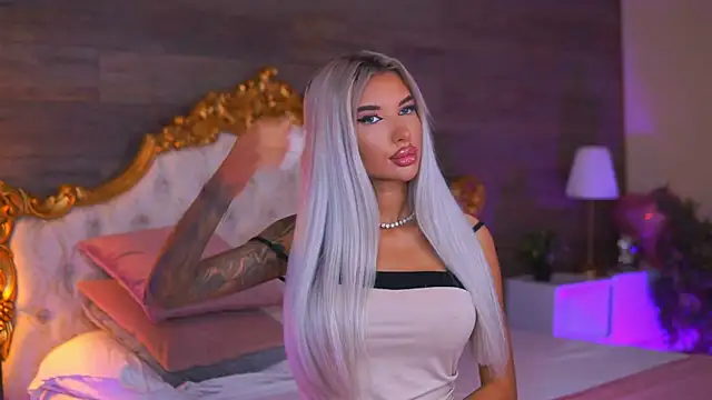 Juicy Jessye online show from June 22, 7:55 pm