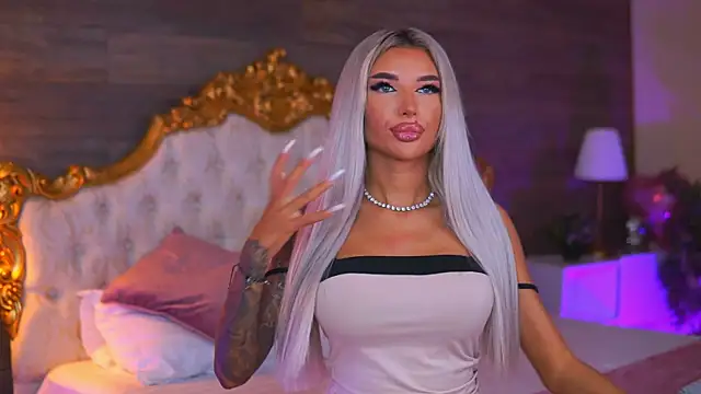 Juicy Jessye online show from June 24, 7:46 pm