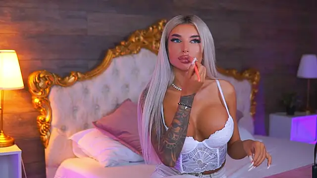 Juicy Jessye online show from July 1, 8:52 pm