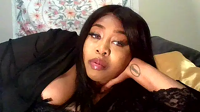 Snapshot of angeliquebelcali chatting on October 13, 6:41 pm angeliquebelcali online show from October 13, 6:41 pm