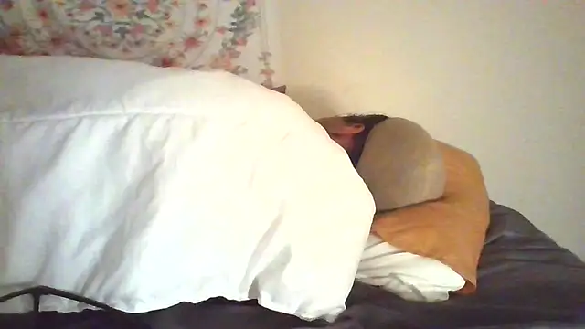 Snapshot of angeliquebelcali chatting on October 20, 5:30 am angeliquebelcali online show from October 20, 5:30 am