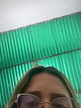 Snapshot of MyAlexaStar chatting on April 10, 5:39 pm MyAlexaStar online show from April 10, 5:39 pm