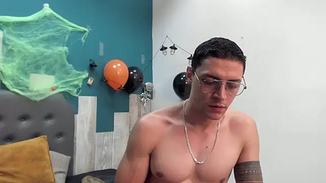 Frank Millers online show from November 4, 6:51 pm