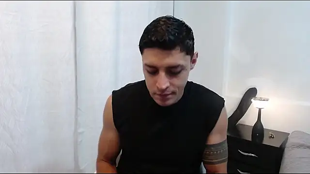 Snapshot of Frank_Millers chatting on April 23, 12:29 pm Frank Millers online show from April 23, 12:29 pm