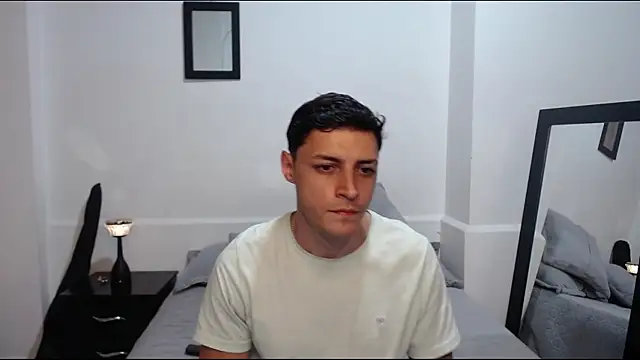 Snapshot of Frank_Millers chatting on May 10, 12:38 am Frank Millers online show from May 10, 12:38 am