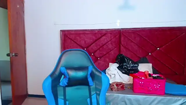 victoria adams07 online show from March 23, 8:02 pm