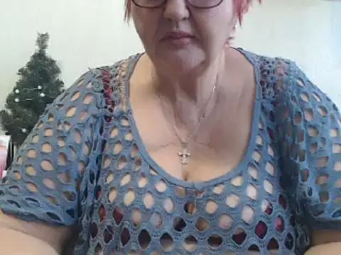 DeniseeRosea online show from February 7, 11:45 am