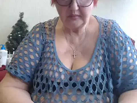 DeniseeRosea online show from March 6, 9:25 am