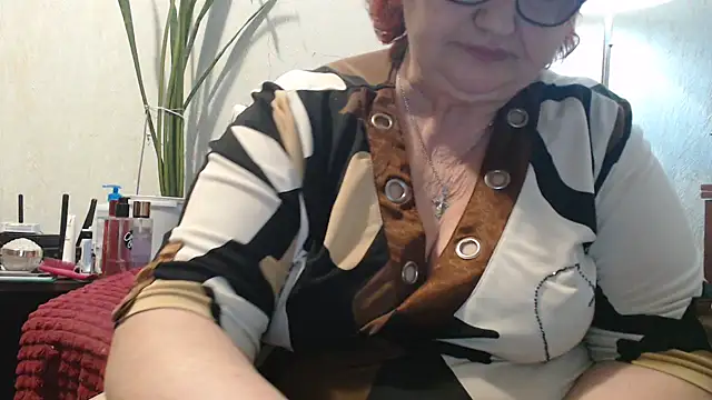 DeniseeRosea online show from April 5, 12:30 am