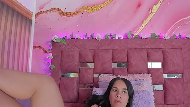 scarlett  evans  online show from September 20, 6:20 pm