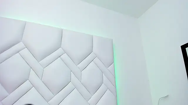 LindaHooker online show from February 22, 8:29 am