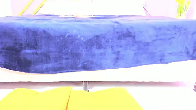 Alaia Colins online show from February 10, 9:36 am