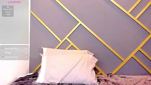 Alaia Colins online show from March 21, 7:22 am